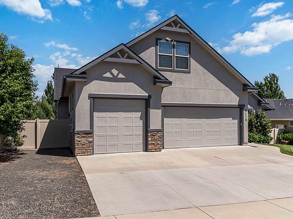 3rd image of 3218 N Cherry Laurel Way