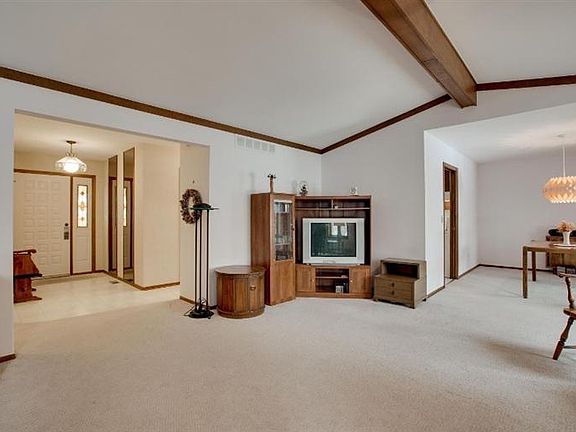 5th image of 34283 Bretton Dr