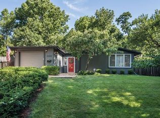 2222 W 71st Ter, Prairie Village, KS 66208