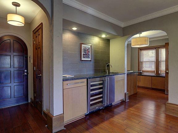 2nd image of 4804 Jefferson St #501/502