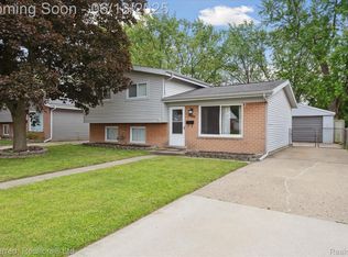 30889 Grandview Ave, Westland, MI 48186
