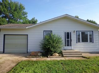155 E Hill St, Colby, KS 67701