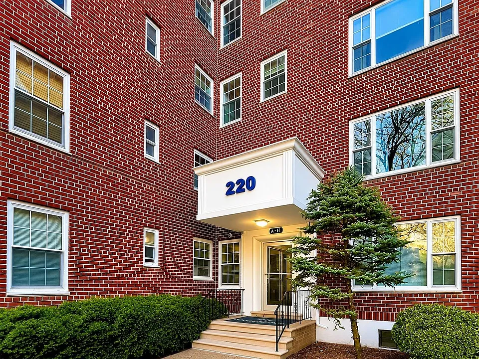 220 Pelham Rd #2H