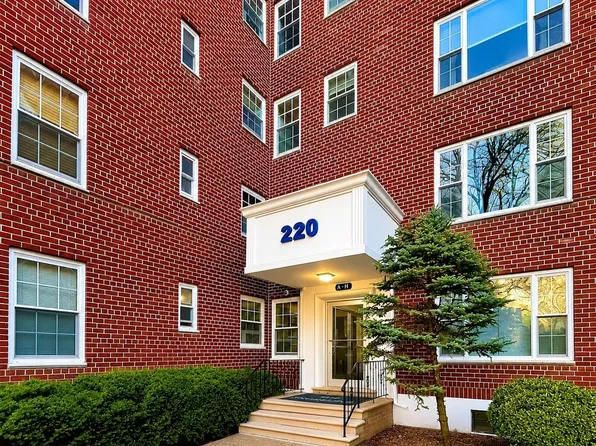220 Pelham Rd APT 2H, New Rochelle, NY 10805