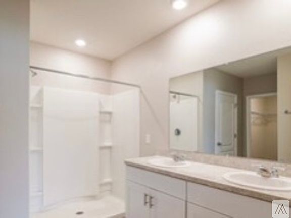 2nd image of 708 Hacienda Cir