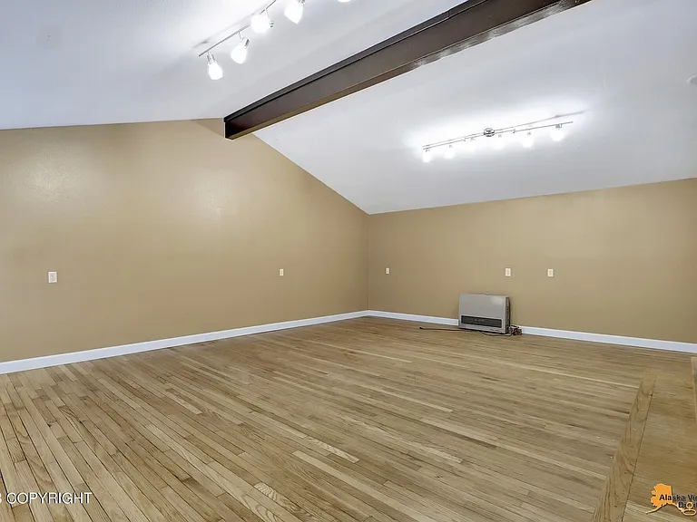 2905 Turnagain St — Photo 9