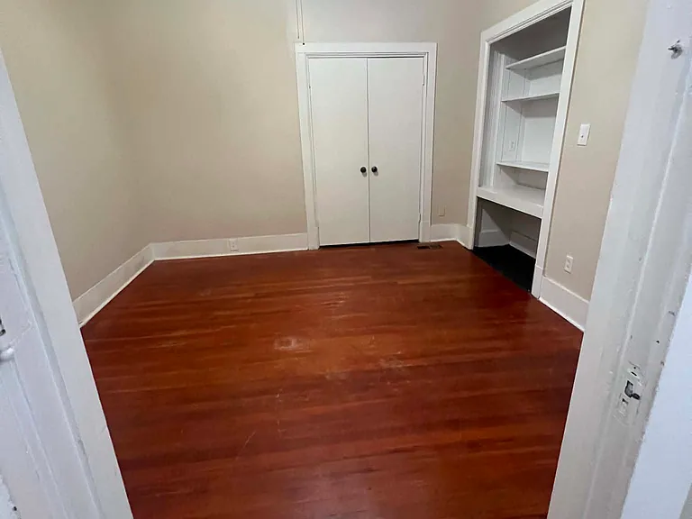 233 College St #3 — Photo 10