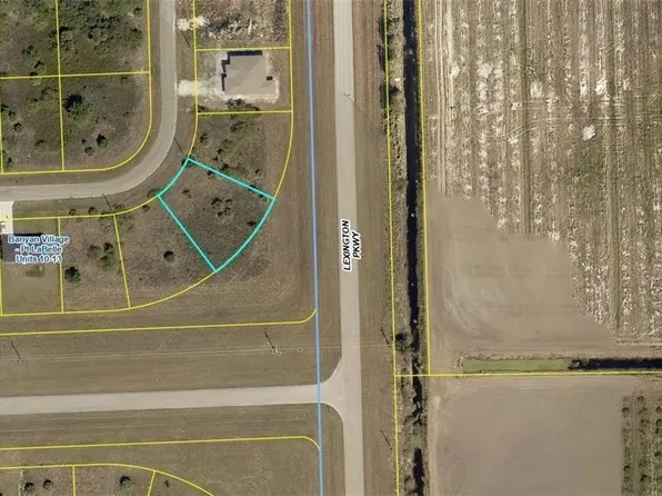 137 Carousel Ave, Labelle, FL 33935
