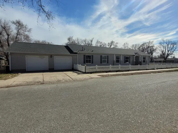 1307 Hiatt St, Carter Lake, IA 51510