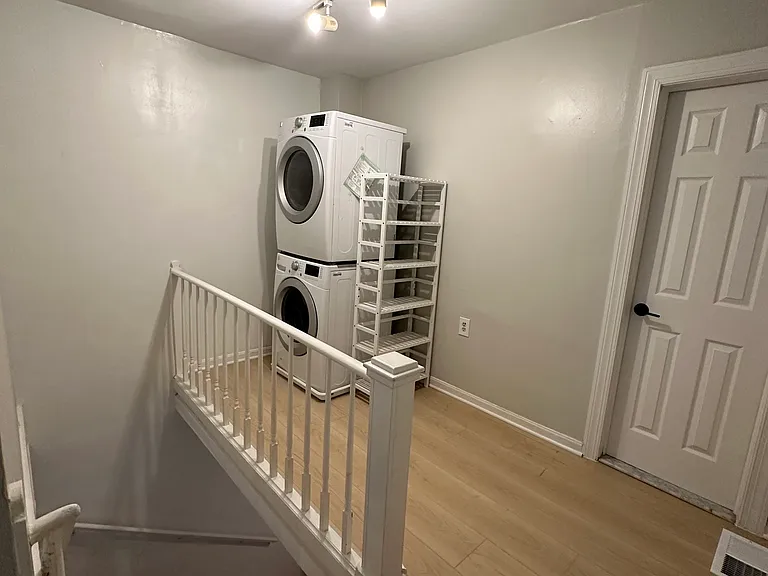 222 Parker St NE — Photo 6