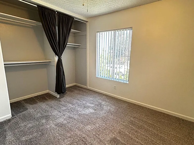 4054 Highland Ave — Photo 10