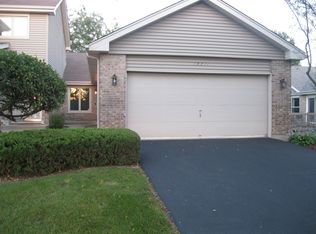 19711 Cambridge Dr, Mokena, IL 60448