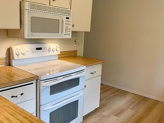2nd image of 44602 SE 151st Pl