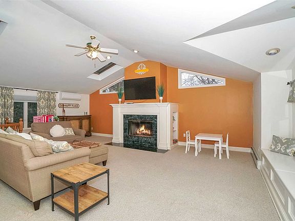 3rd image of 53 Chelsea Dr