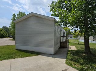 49556 Au Lac Dr E, Chesterfield, MI 48051