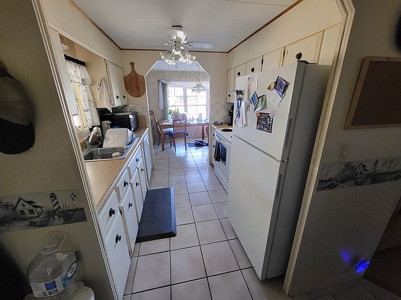 3rd image of 14292 Midmoor Blvd