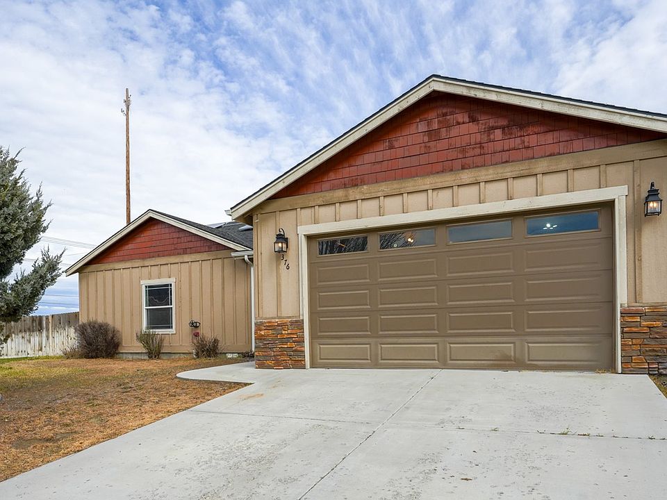 1st image of 376 NW Crestview Ct