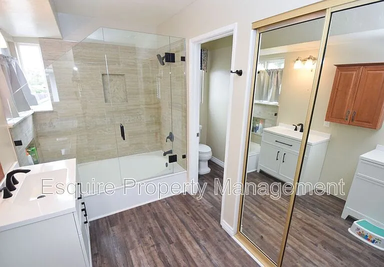 9014 McCloud Dr — Photo 16