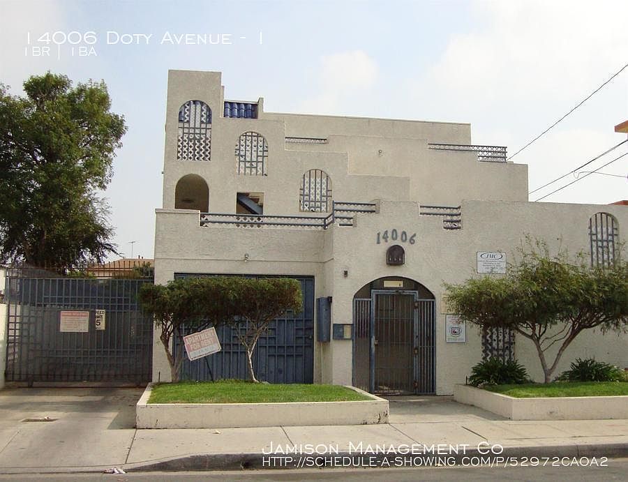 1st image of 14006 Doty Ave #1
