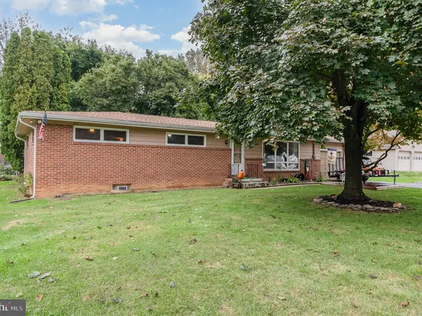 818 Fairfield St, Mechanicsburg, PA 17055
