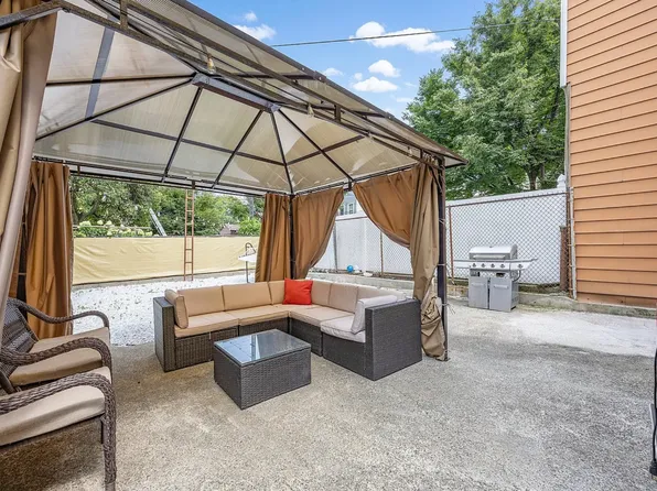 60-89 54th Street image 10 of 12