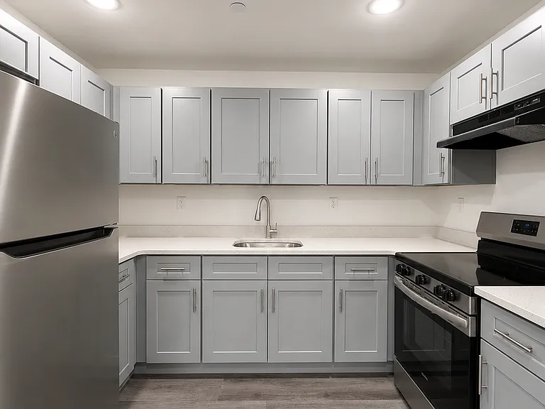 2828 University Ave #Penthouse 702 — Photo 6