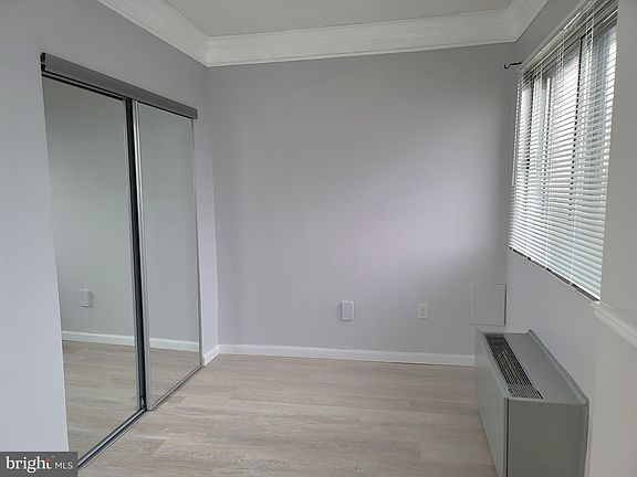 4th image of 2059 Huntington Ave APT 1608