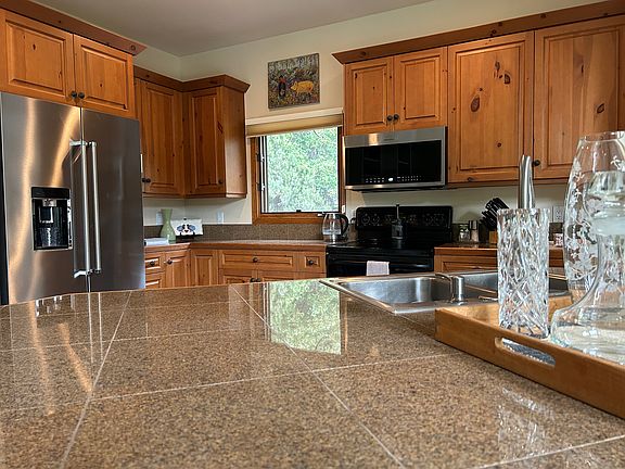 Kitchen with island