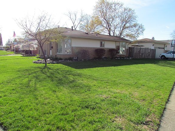 3rd image of 9797 Sylvester St