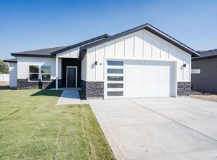1418 Meadow Ln, Rupert, ID 83350