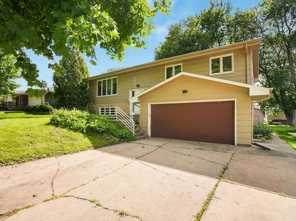 4018 Shamrock Dr NE, Saint Anthony, MN 55421