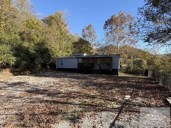 1146 Marshall Hwy, War, WV 24892