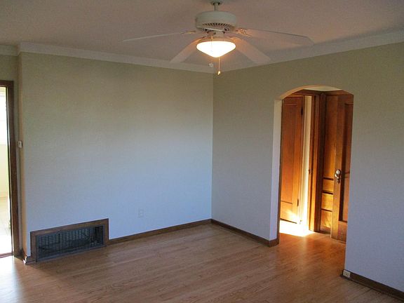 2nd image of 1349 Eastview Ave #D