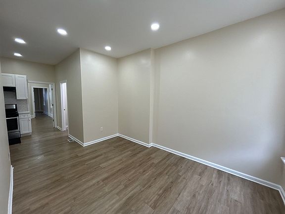 3rd image of 118 N Stockton St #1