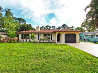 818 SE Damask Ave, Port Saint Lucie, FL 34983