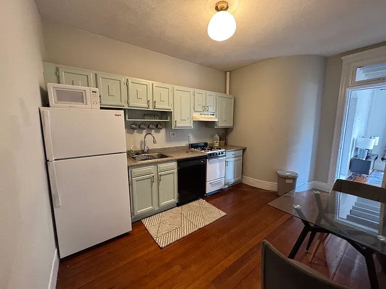 1905 Beacon St #1R — Photo 6