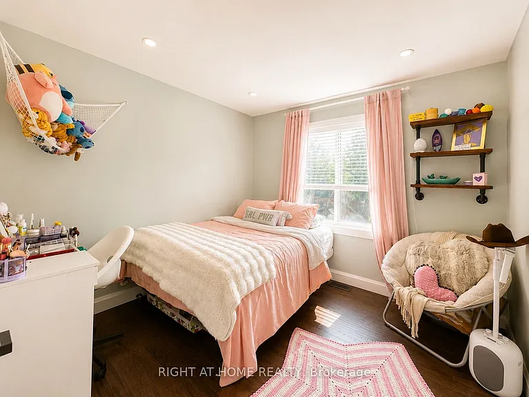 2610 Leonard St — Photo 13