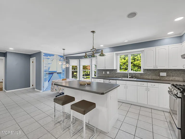 25 Surrey Ln — Photo 16