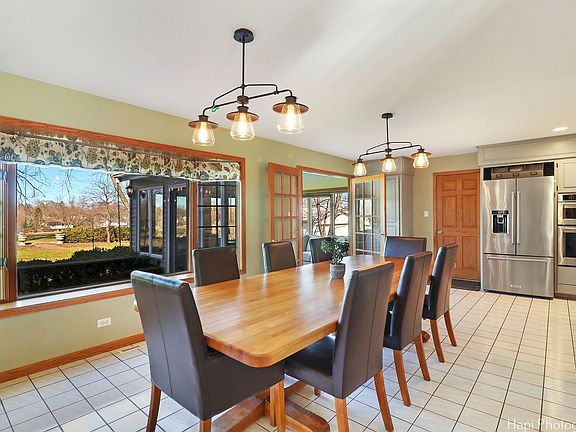 4th image of 658 Valley Park Dr