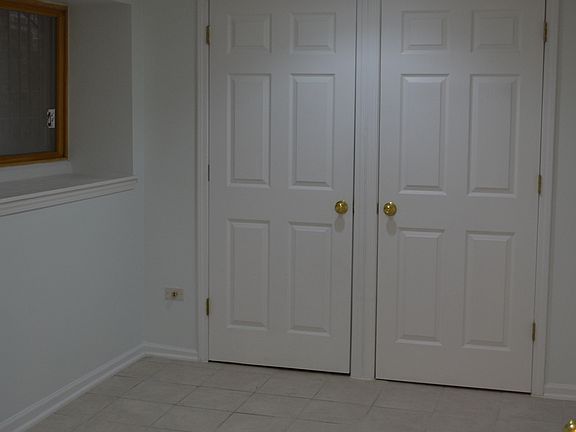 5th image of 4831 N Sawyer Ave APT Garden