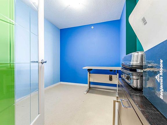 3rd image of 1108 N 6th Ave SW #1202