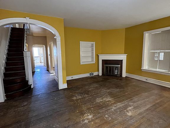 2nd image of 543 E Wister St