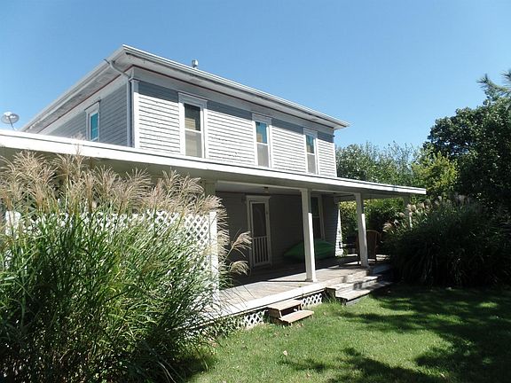 3rd image of 1524 W 1st St