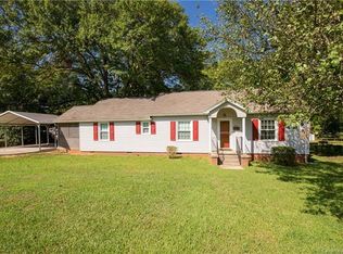 810 Nichols Rd, Lancaster, SC 29720