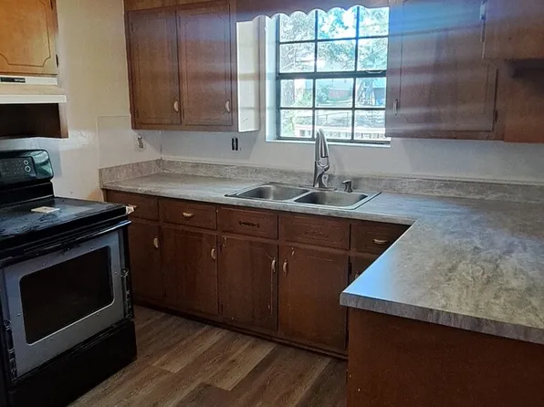 1302 4th Ct W, Birmingham, AL 35208