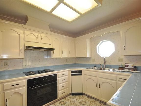 5th image of 321 Renwood Cir
