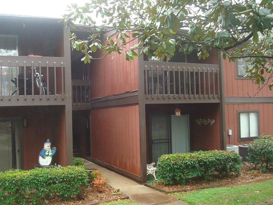 Front of building. Unit is in the back.