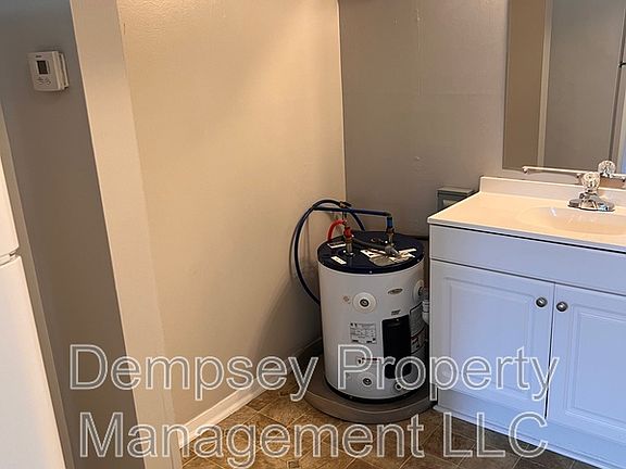 5th image of 139 39th St E APT 11