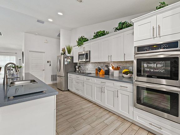 5th image of 2356 SW Savona Boulevard