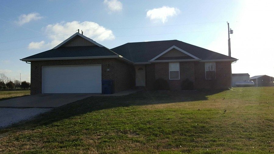 1st image of 174 Rogers Ln